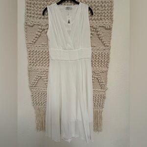 Elegant White Sleeveless Dress